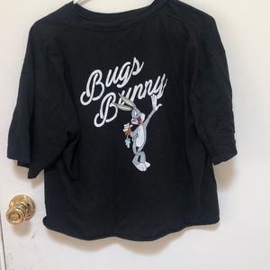 LOONEY TUNES cropped black shirt